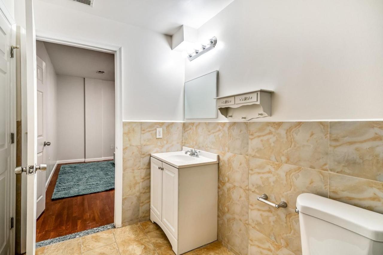 Lovely 2Bd Apt Steps From The Convention Center Philadelphia Exterior foto